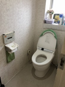 キレイが続くトイレにー LIXILリフォレにお取替え
